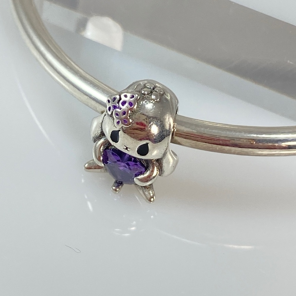 Lop-eared Rabbit with Cubic Zirconia Heart - Picture 2 of 15